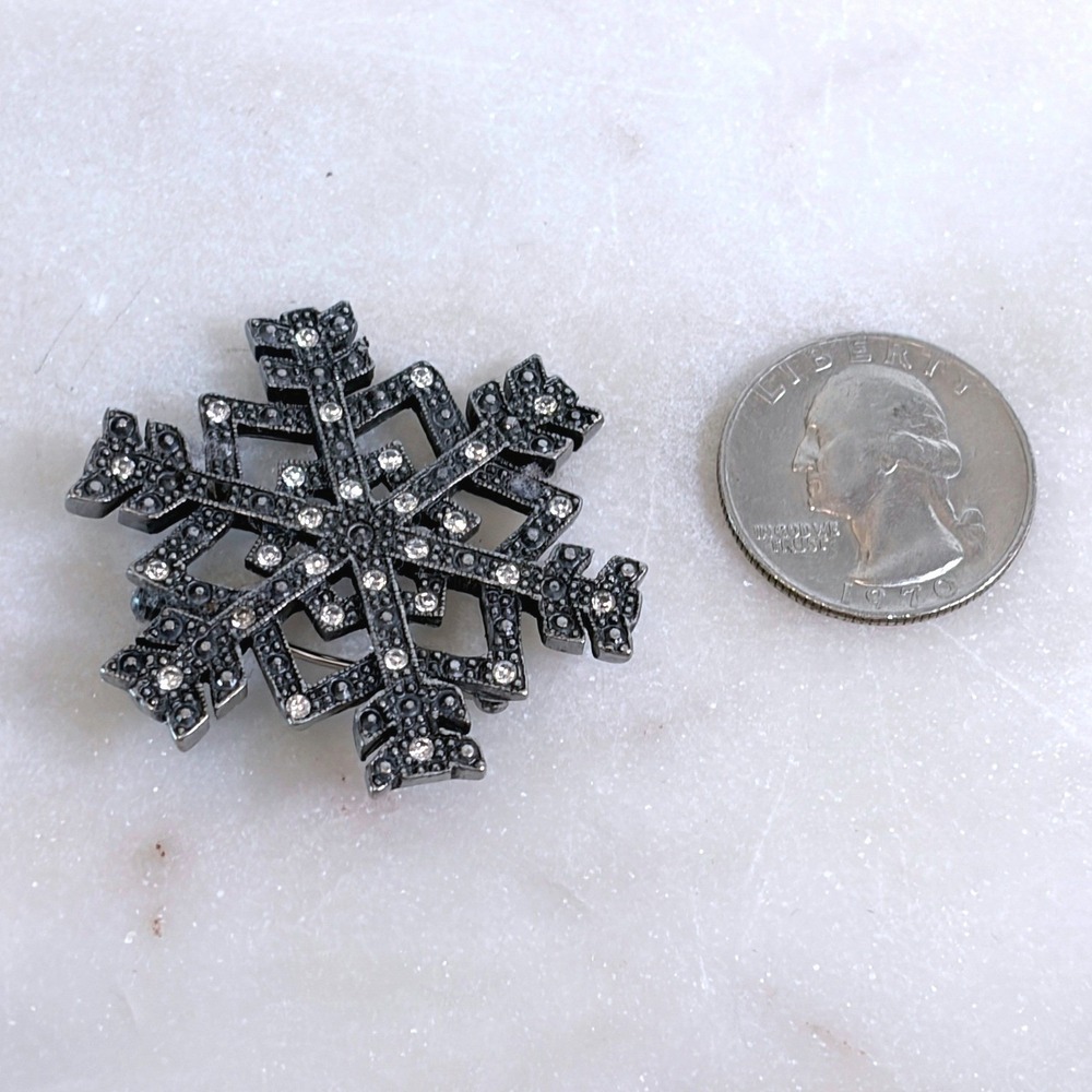 Anne Klein Gunmetal Snowflake Rhinestone Brooch Pin Signed AK - Picture 4 of 6
